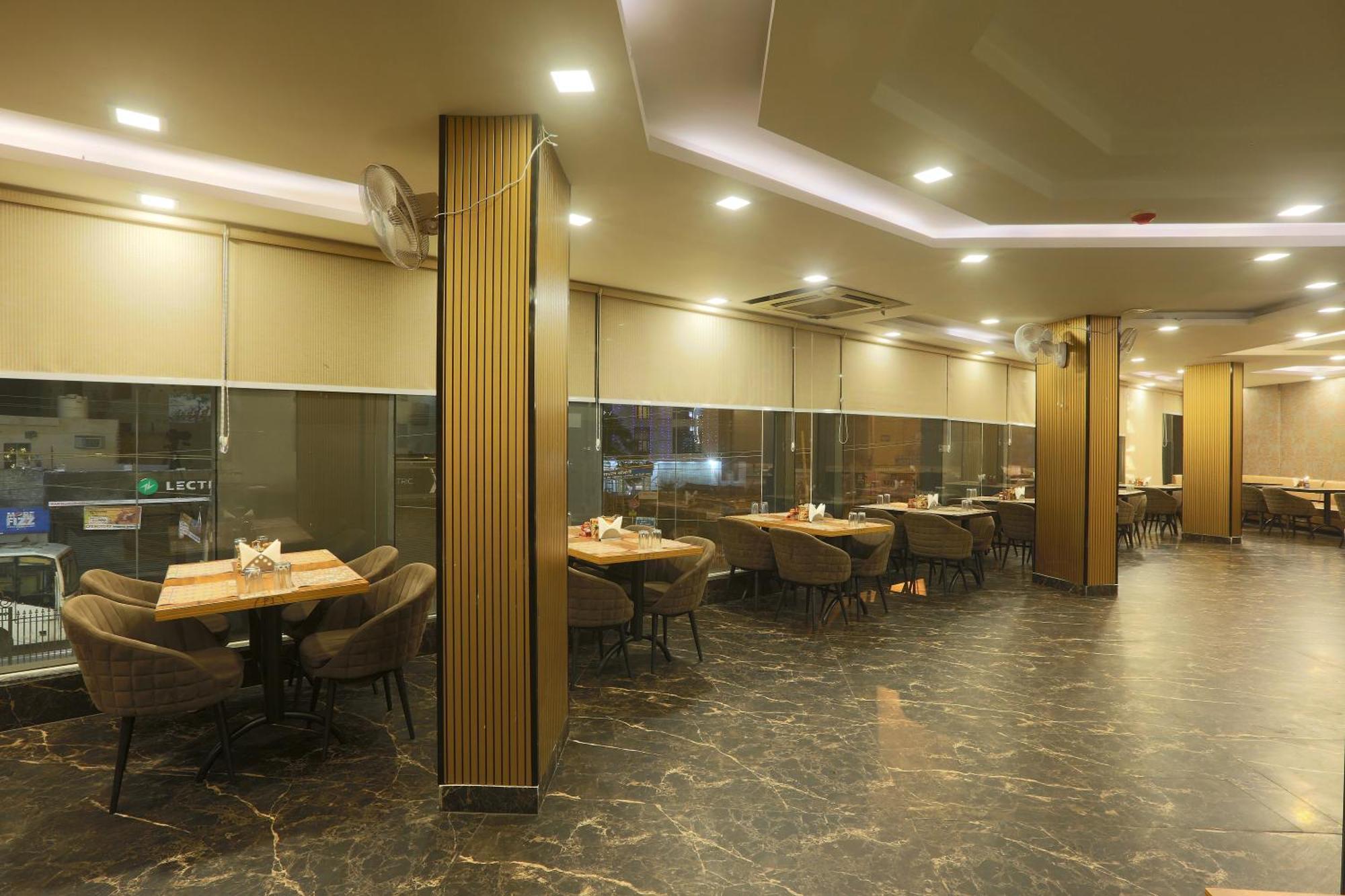 Park Tree Near Delhi Airport With Free Airport Tranport 4*