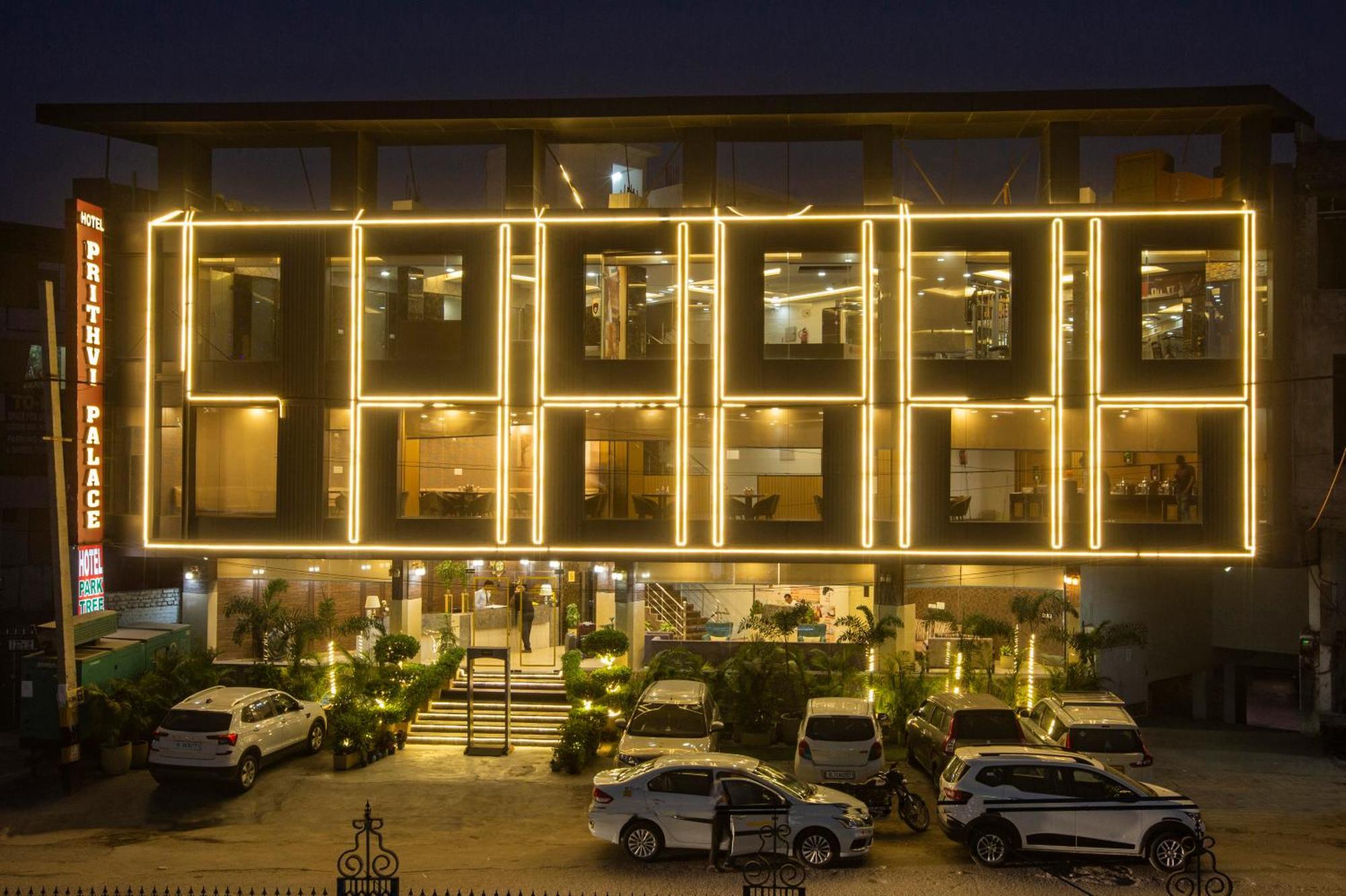 Park Tree Near Delhi Airport With Free Airport Tranport 4*