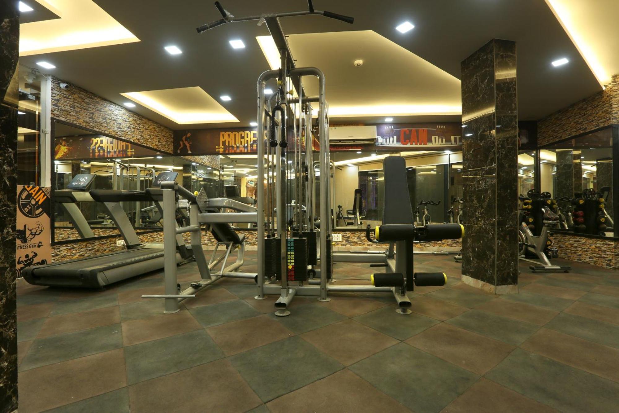 Park Tree Near Delhi Airport With Free Airport Tranport Hotel