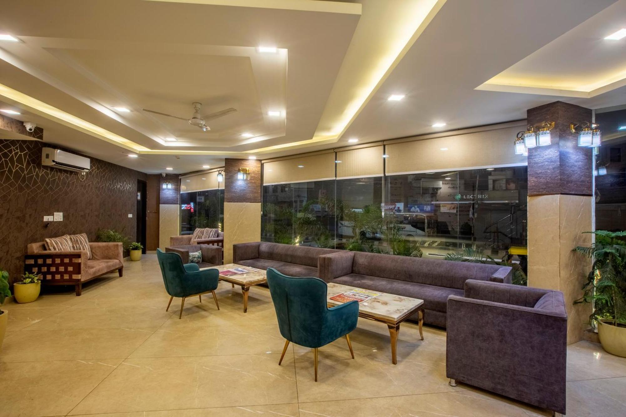 Park Tree Near Delhi Airport With Free Airport Tranport
