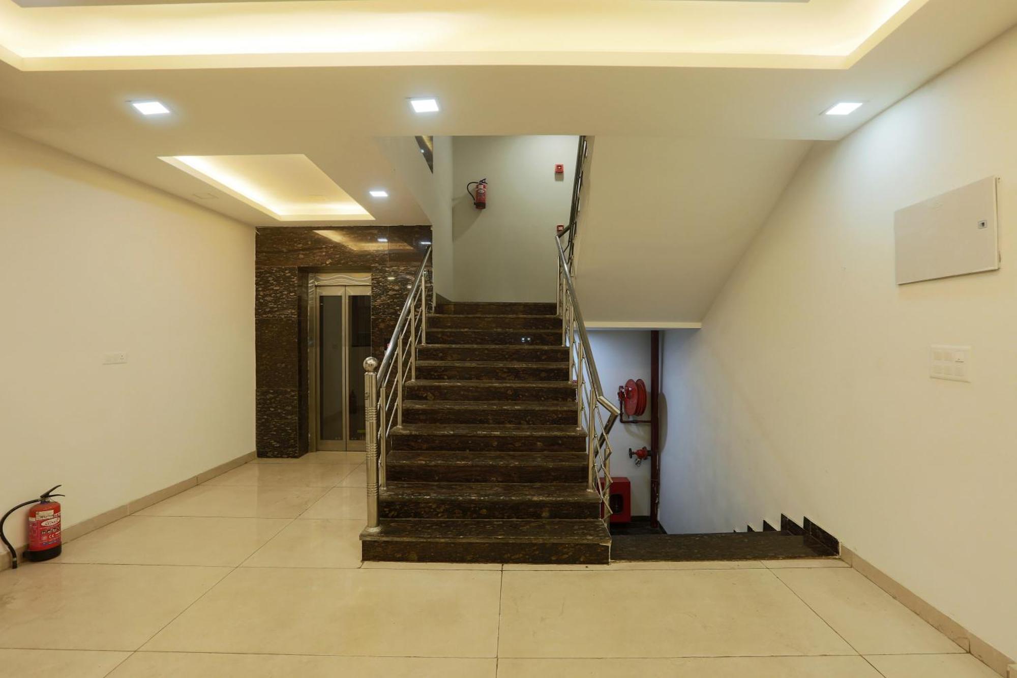 Park Tree Near Delhi Airport With Free Airport Tranport 4*